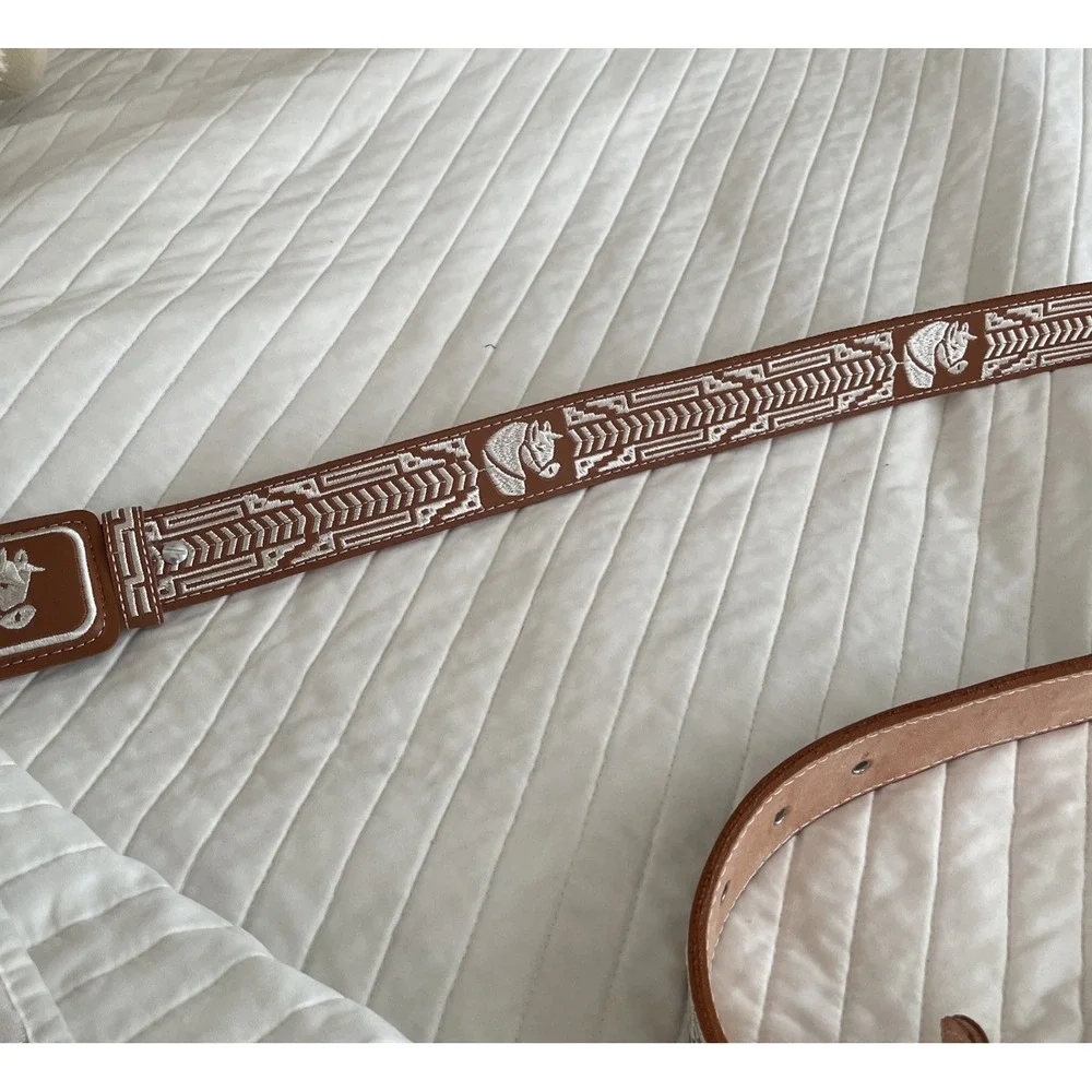 Men's New Leather Embroidered Cowboy Belt Western Cowboy Belt, Or Womens Size 42
